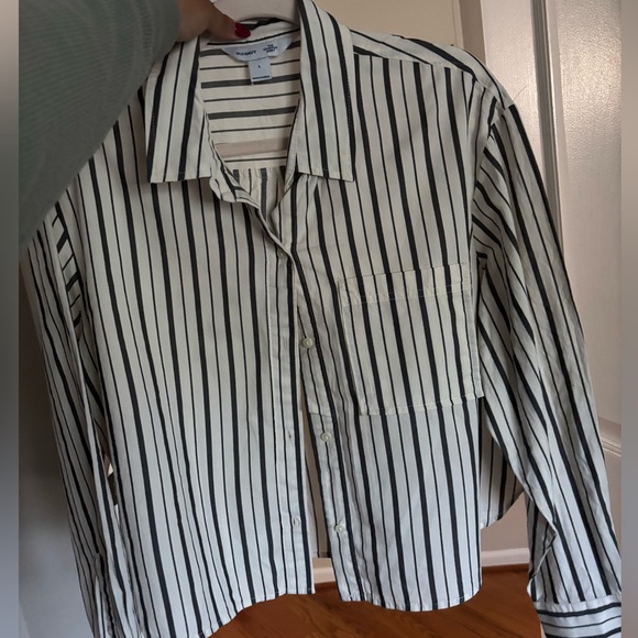 Old navy brand new Black and White Striped Button Down cropped Shirt - Picture 1 of 2
